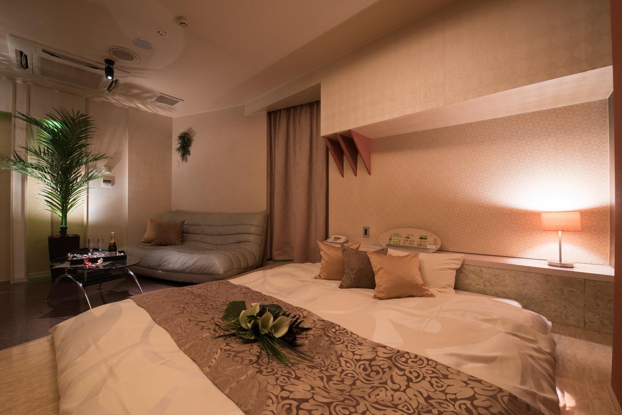 Sulata Obihiro (Adults Only) Hotel Екстериор снимка